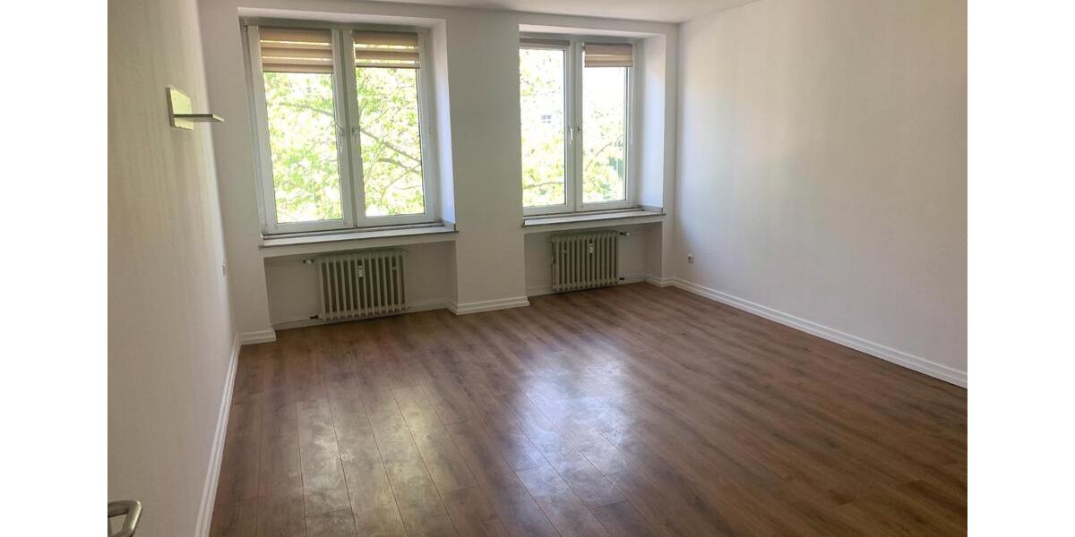 Etagenwohnung Mönchengladbach Süd - 3 Zimmer, 111 m&sup2;, 1.000&euro; | Angebot:26421997