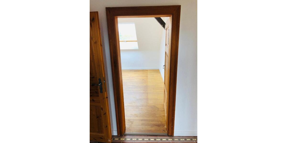 Dachgeschoßwohnung Bückeburg - 3 Zimmer, 70 m&sup2;, 650&euro; | Angebot:25988533