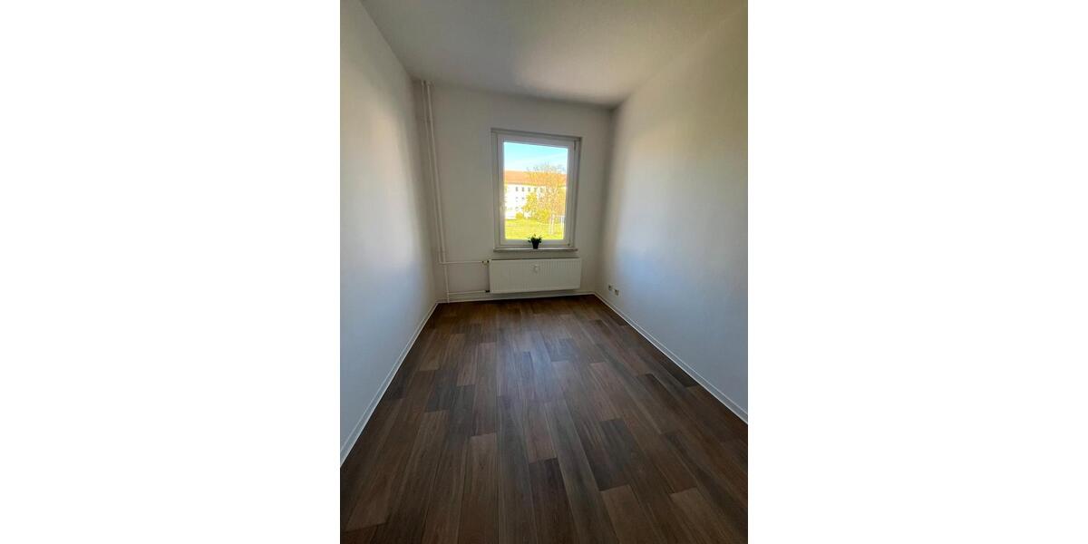 Erdgeschoßwohnung Calbe (Saale) - 3 Zimmer, 69 m&sup2;, 485&euro; | Angebot:26366818