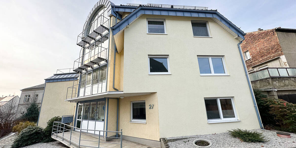 Etagenwohnung Glauchau - 2 Zimmer, 79 m&sup2;, 395&euro; | Angebot:25688144