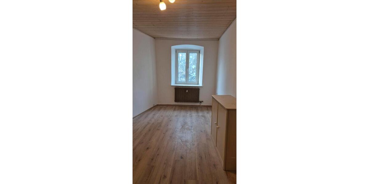 Etagenwohnung Arnstorf - 4 Zimmer, 100 m&sup2;, 1.100&euro; | Angebot:24480617