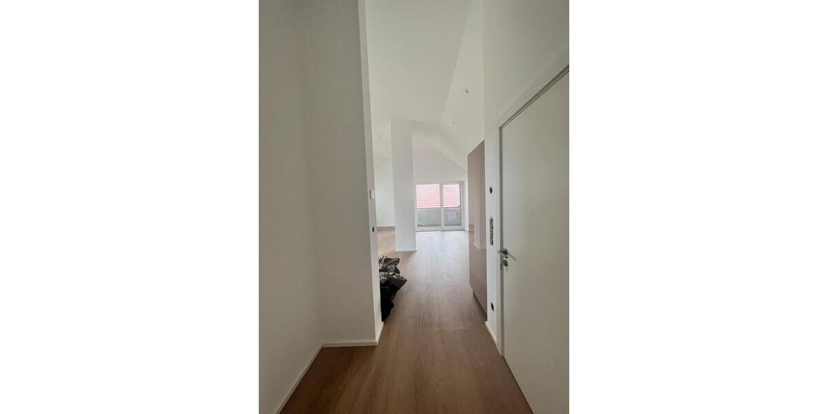 Dachgeschoßwohnung Lichtenwald - 3.5 Zimmer, 90 m&sup2;, 1.295&euro; | Angebot:24514651