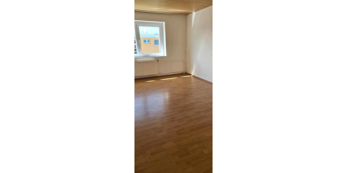 Etagenwohnung Stolzenau - 4 Zimmer, 90 m&sup2;, 1.080&euro; | Angebot:26089522