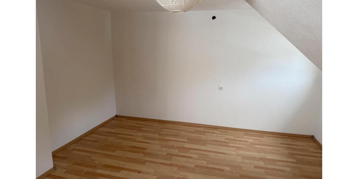 Wohnen auf Zeit Villingen-Schwenningen Schwenningen - 6 Zimmer, 205 m&sup2;, 450&euro; | Angebot:26594591