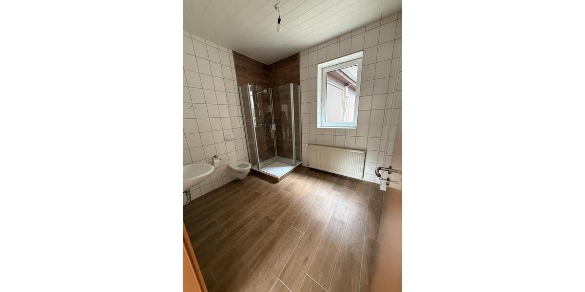 Hochparterre Saalfeld (Saale) - 2 Zimmer, 52 m&sup2;, 250&euro; | Angebot:25922471