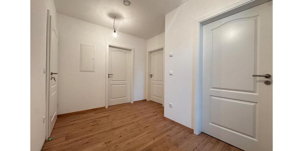 Etagenwohnung Westoverledingen - 5 Zimmer, 110 m&sup2;, 1.150&euro; | Angebot:26697968