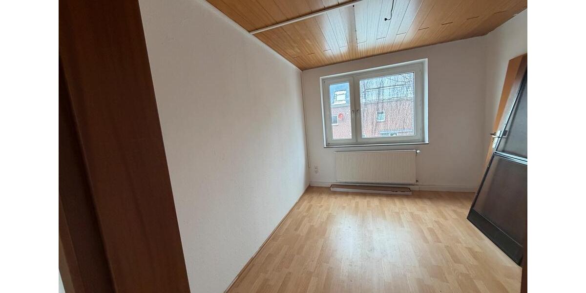Etagenwohnung Aurich - 4 Zimmer, 100 m&sup2;, 800&euro; | Angebot:26125199