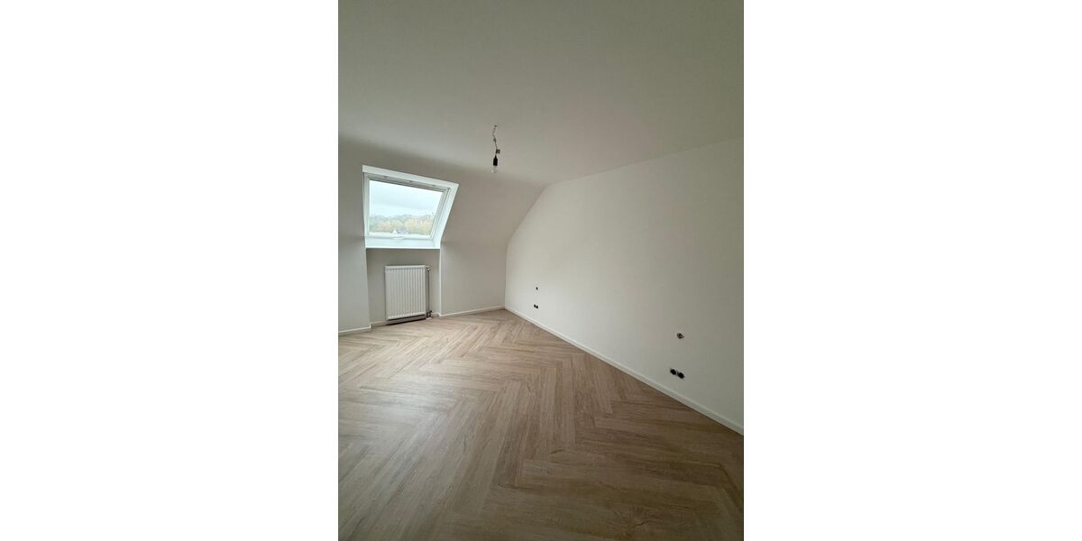 MG- Rheydt - zentrale helle und gemütliche 2-Zimmer Wohnung (60qm) - Dachgeschoßwohnung Mönchengladbach Rheydt | Angebot:27289648