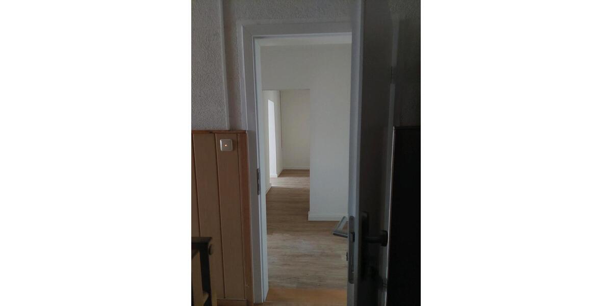 Etagenwohnung Roßwein - 2 Zimmer, 60 m&sup2;, 450&euro; | Angebot:25881003