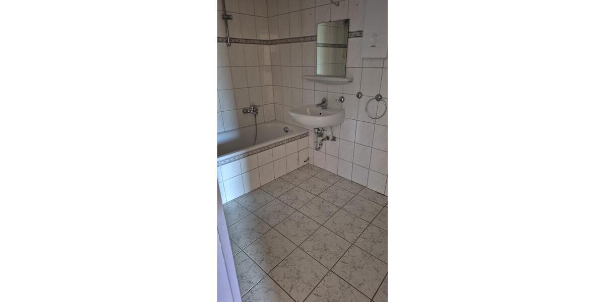 Etagenwohnung Saarbrücken West - 4 Zimmer, 90 m&sup2;, 650&euro; | Angebot:26490009