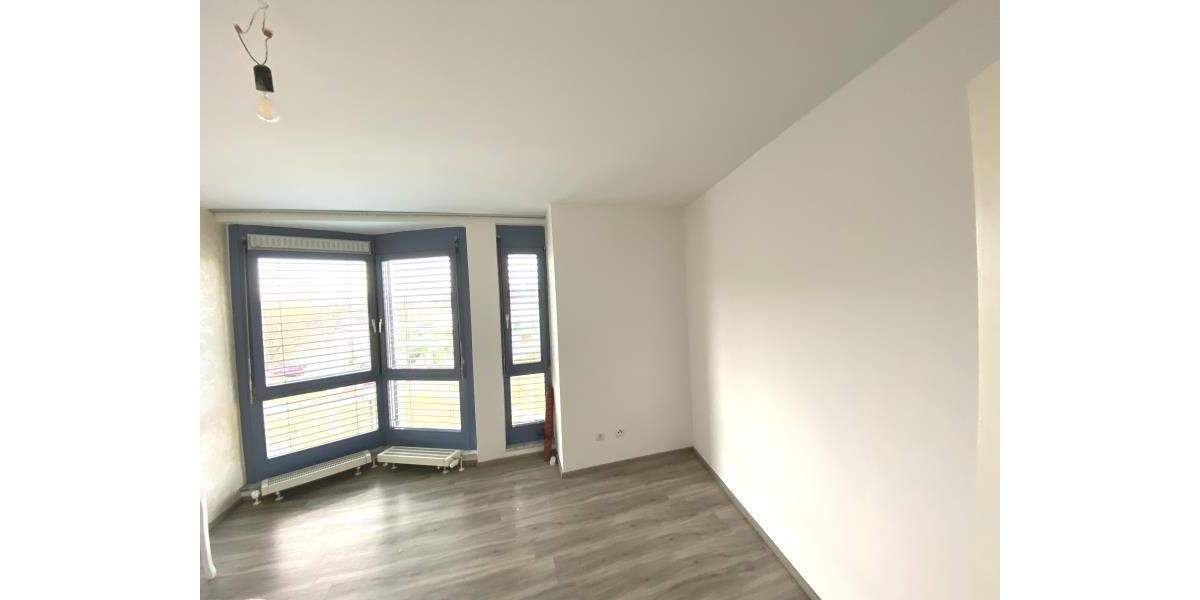 Etagenwohnung Plauen Südvorstadt - 3 Zimmer, 83 m&sup2;, 510&euro; | Angebot:25819924