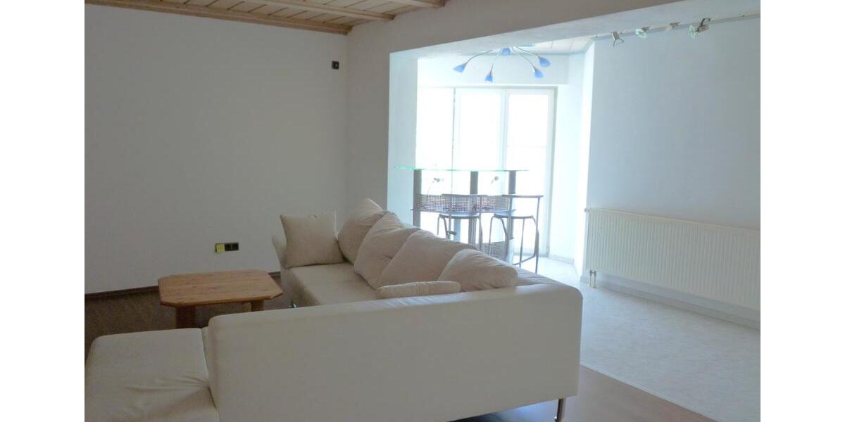 Etagenwohnung Aichen - 6 Zimmer, 202 m&sup2;, 990&euro; | Angebot:26261881