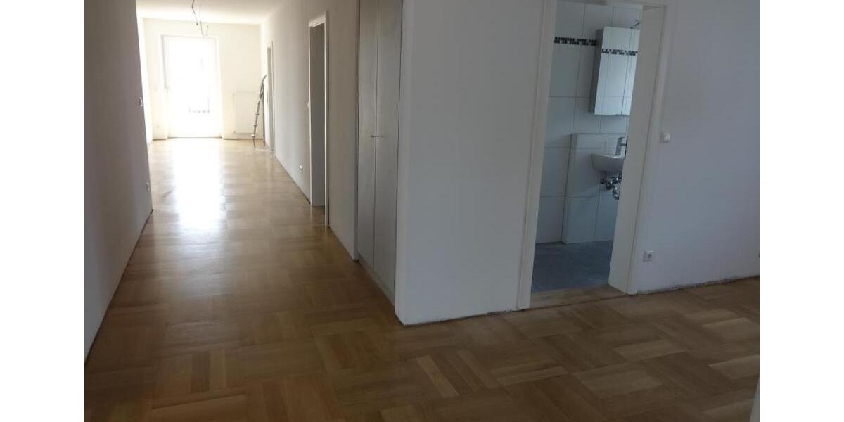 Etagenwohnung Lappersdorf - 3.5 Zimmer, 154 m&sup2;, 1.300&euro; | Angebot:26586934