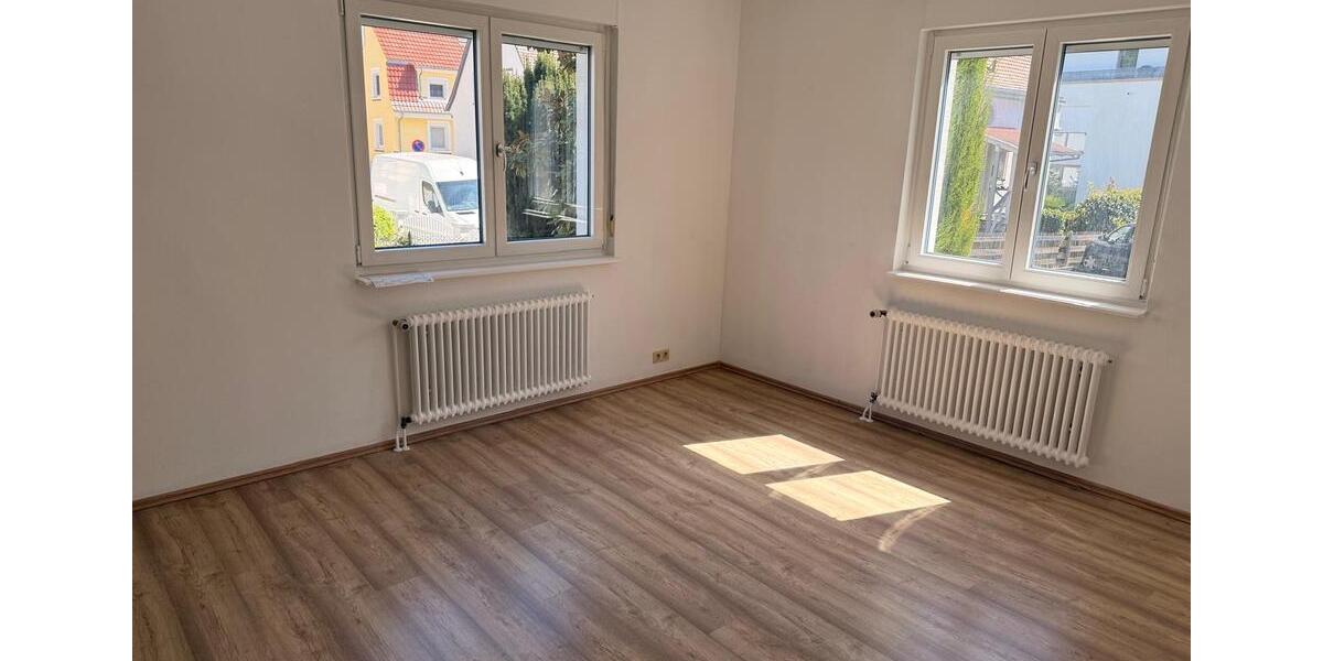 Erdgeschoßwohnung Lahr (Schwarzwald) - 3 Zimmer, 80 m&sup2;, 1.000&euro; | Angebot:26356558