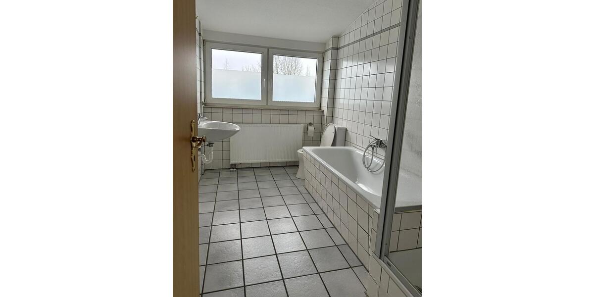 Dachgeschoßwohnung Korbach - 3 Zimmer, 113 m&sup2;, 900&euro; | Angebot:25859901