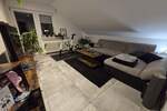 **VISTA Immobilien** Gemütliche Dachgeschoss-Wohnung mit modernem Wannenbad und Balkon 2 zimmer