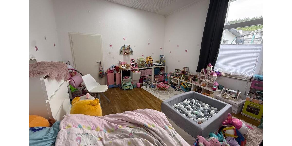 Erdgeschoßwohnung Siegen Eiserfeld - 3 Zimmer, 85 m&sup2;, 700&euro; | Angebot:26651758