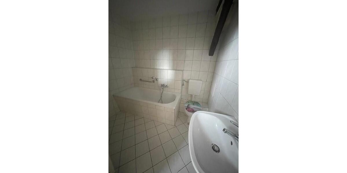 Dachgeschoßwohnung Stadtroda - 2 Zimmer, 49 m&sup2;, 315&euro; | Angebot:26647245