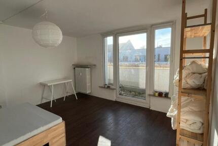 Wohnen auf Zeit Saarbrücken - 7 Zimmer, 21 m&sup2;, 430&euro; | Angebot:26085380
