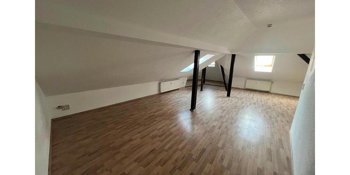 Dachgeschoßwohnung Arnstadt - 2 Zimmer, 87 m&sup2;, 609&euro; | Angebot:26650060