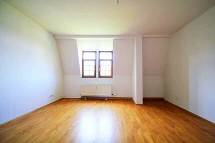 BEZAUBERNDE 3-Zimmer-Wohnung FÜR EINE KLEINE FAMILIE ODER WG-FANS