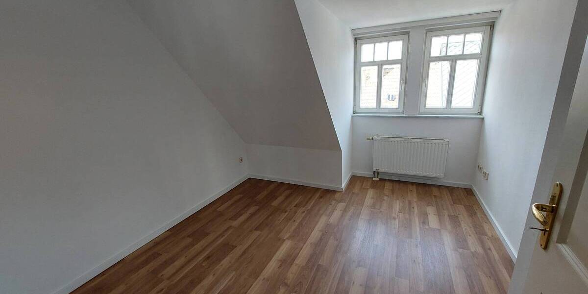 Etagenwohnung Roßwein - 3 Zimmer, 65 m&sup2;, 325&euro; | Angebot:25686207