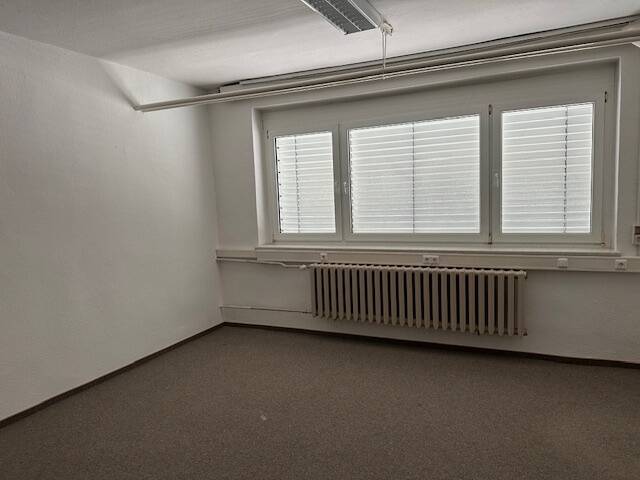 Gewerbeobjekt Malchin Am Strauchwerder - 8 Zimmer, 260 m&sup2;, 780&euro; | Angebot:25734836