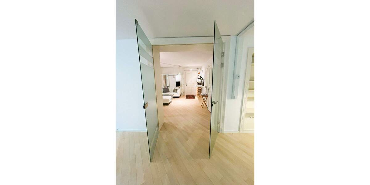 Alsternahes Wohnen im Alsterkamp! Helle möblierte Souterrainwohnung! 2 zimmer