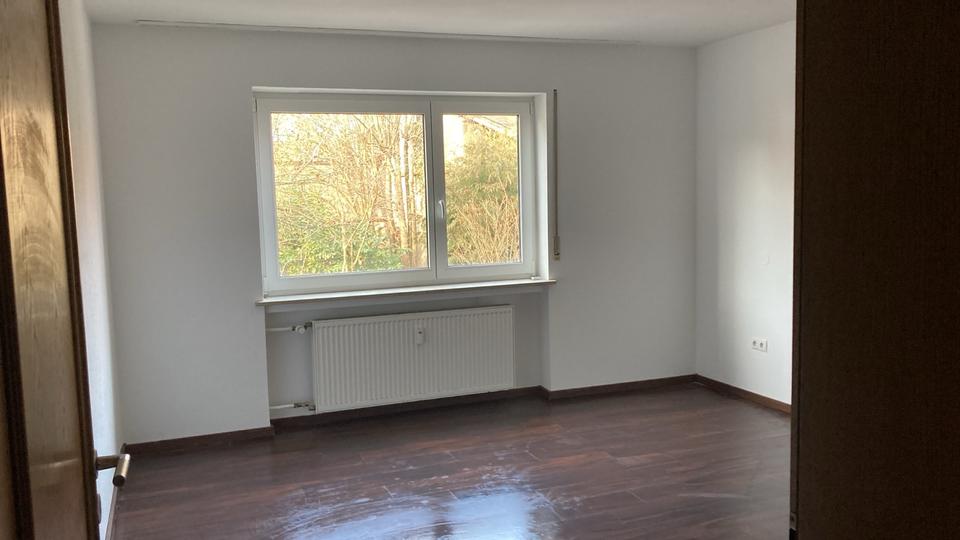 Erdgeschoßwohnung Sulzfeld - 4 Zimmer, 120 m&sup2;, 920&euro; | Angebot:26332231