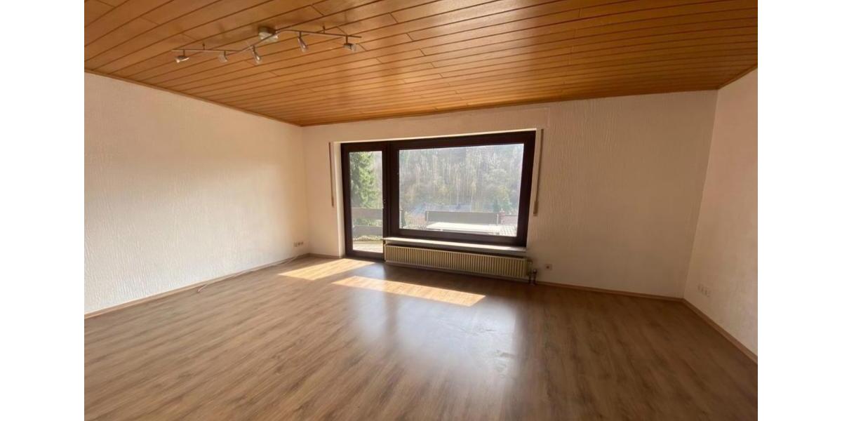 Erdgeschoßwohnung Dillenburg - 4 Zimmer, 121 m&sup2;, 1.000&euro; | Angebot:26582680