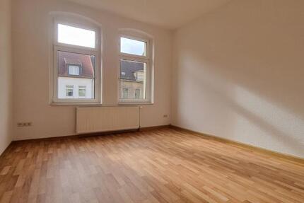 Gemütliche 2-Raum Altbauwohnung in zentraler Wohnlage - 1. OG - zu vermieten! zimmer