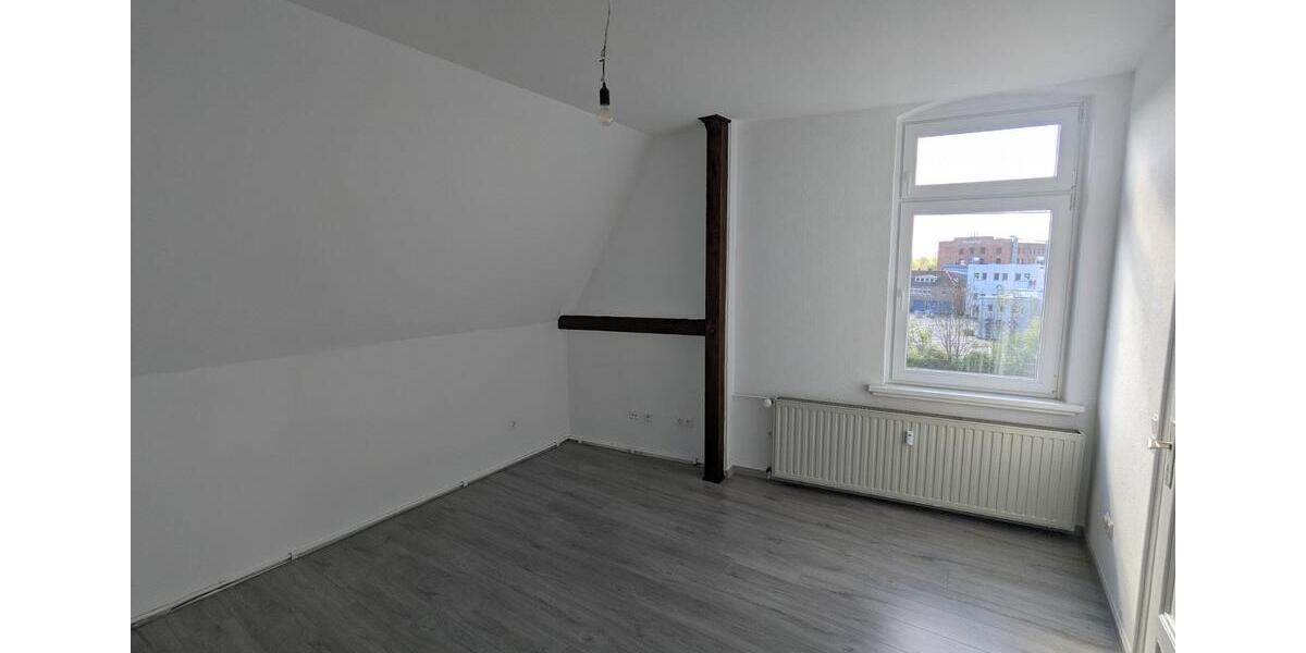 Dachgeschoßwohnung Hameln - 3.5 Zimmer, 116 m&sup2;, 930&euro; | Angebot:25354411