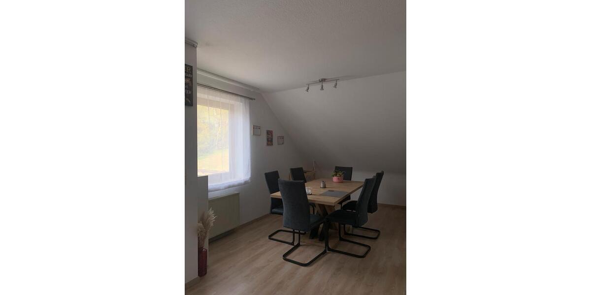 Dachgeschoßwohnung Siegen Eiserfeld - 2 Zimmer, 80 m&sup2;, 670&euro; | Angebot:26705748