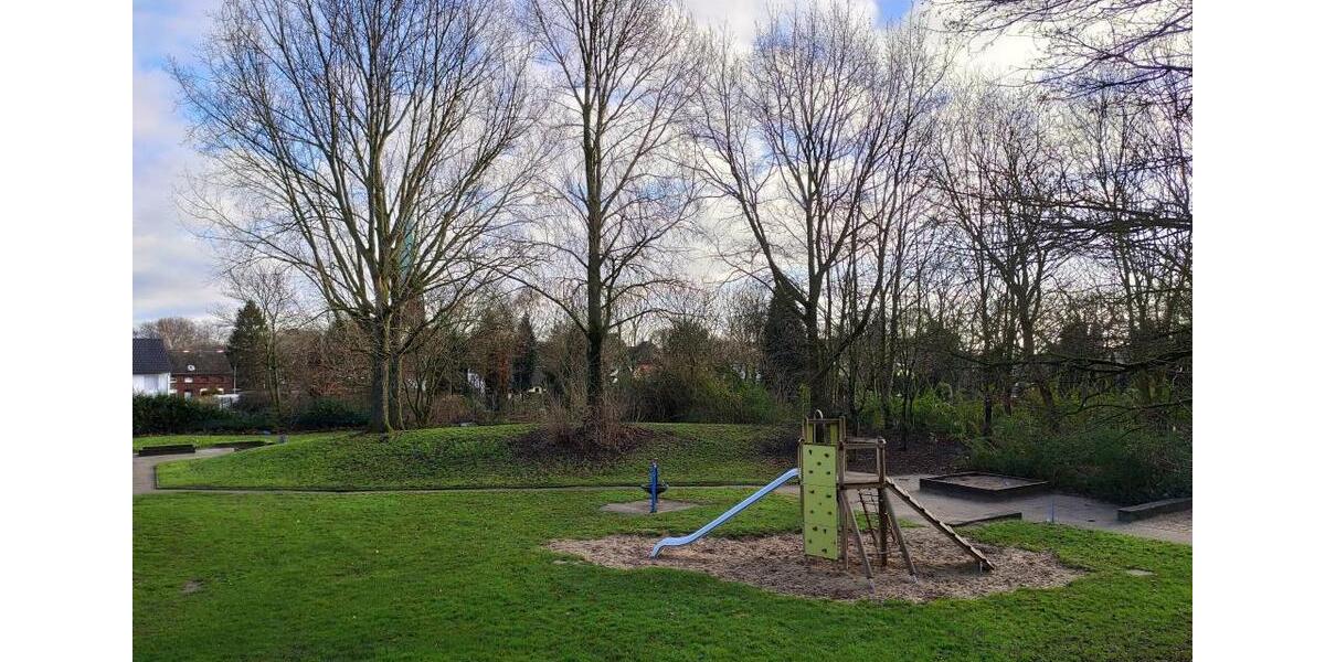 Erdgeschoßwohnung Essen Stadtbezirk VI - 4 Zimmer, 98 m&sup2;, 830&euro; | Angebot:24689419