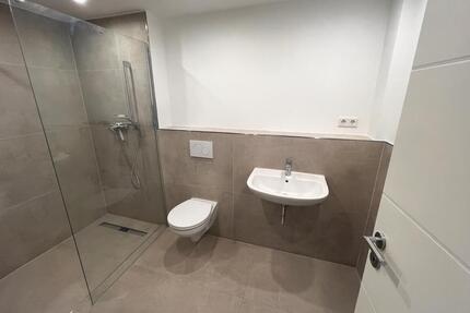 Strom+Int inkl. Kernsanierte 1 Zimmer WHG Fußbodenheizung Terasse 1 zimmer