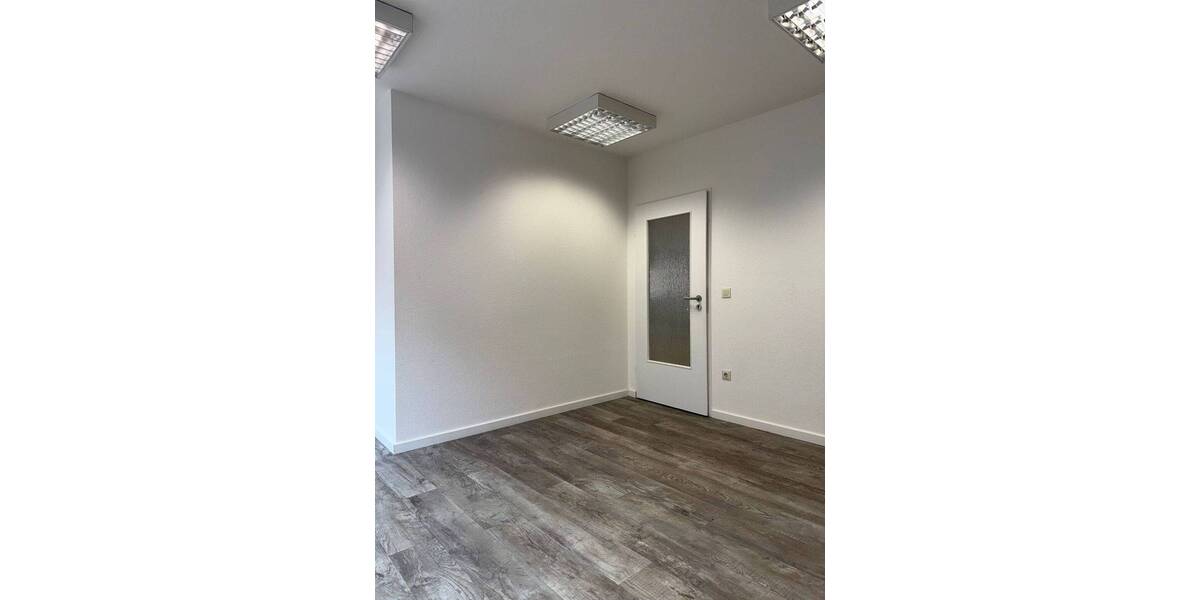 Gewerbeobjekt Syke - 4 Zimmer, 155 m&sup2;, 1.200&euro; | Angebot:26015512
