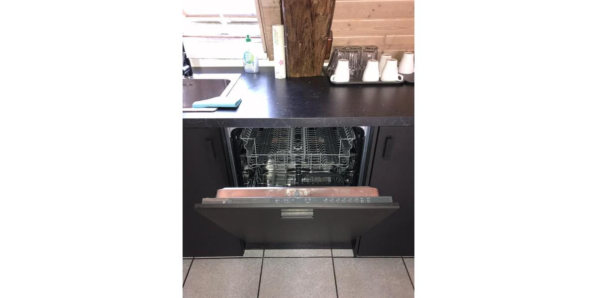 Wohnen auf Zeit Göppingen - 8 Zimmer, 202 m&sup2;, 14&euro; | Angebot:21847559