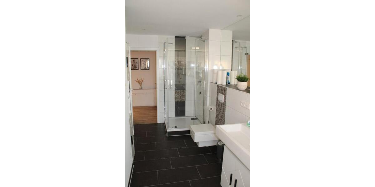 Wohnen auf Zeit Augsburg Bärenkeller - 4 Zimmer, 117 m&sup2;, 350&euro; | Angebot:26142513