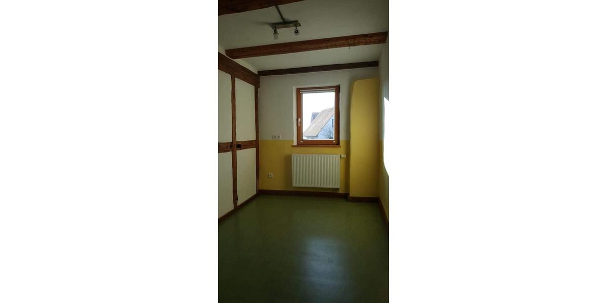 Etagenwohnung Dombühl - 2.5 Zimmer, 99 m&sup2;, 750&euro; | Angebot:25303671