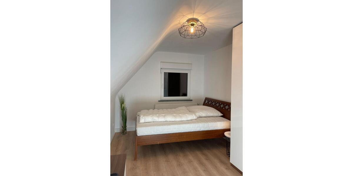 Dachgeschoßwohnung Muggensturm - 3 Zimmer, 70 m&sup2;, 1.100&euro; | Angebot:26075561