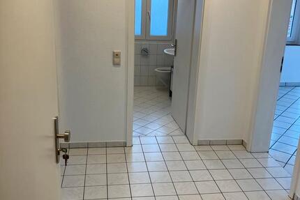 Neu renovierte 3 Zimmer Wohnung, Balkon, Badewanne 3 zimmer