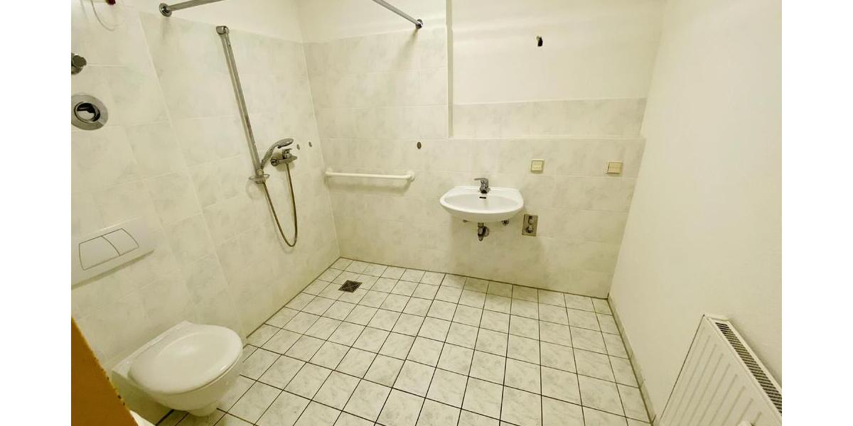Süd-Balkon! 2-Raum Wohnung mit Dusche, Aufzug im Haus und Tiefgarage! - Etagenwohnung Gera Alt-Bieblach | Angebot:27119921