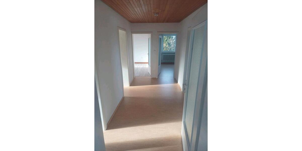 Etagenwohnung Wehringen - 3 Zimmer, 72 m&sup2;, 720&euro; | Angebot:24649715