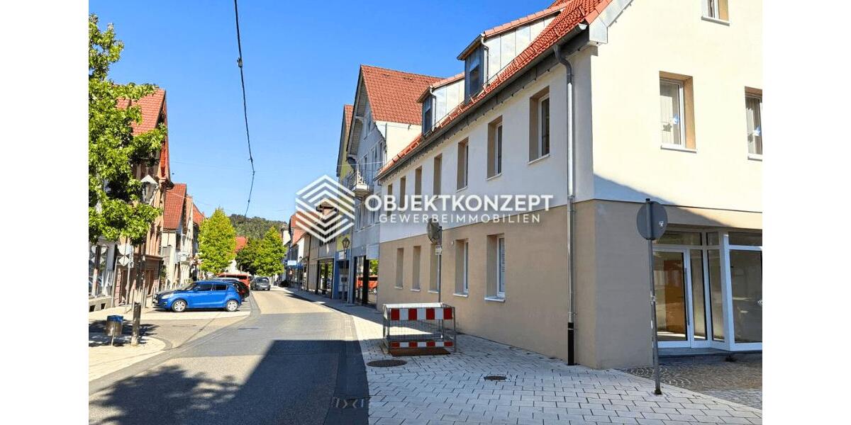 Helle, renovierte Büros in zentralem Gewerbegebäude – 21 m² und 30 m² verfügbar zimmer