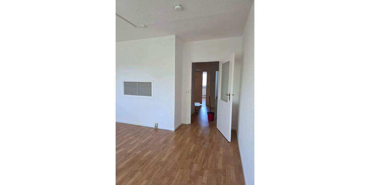 Etagenwohnung Neubrandenburg Oststadt - 4 Zimmer, 76 m&sup2;, 320&euro; | Angebot:25739783