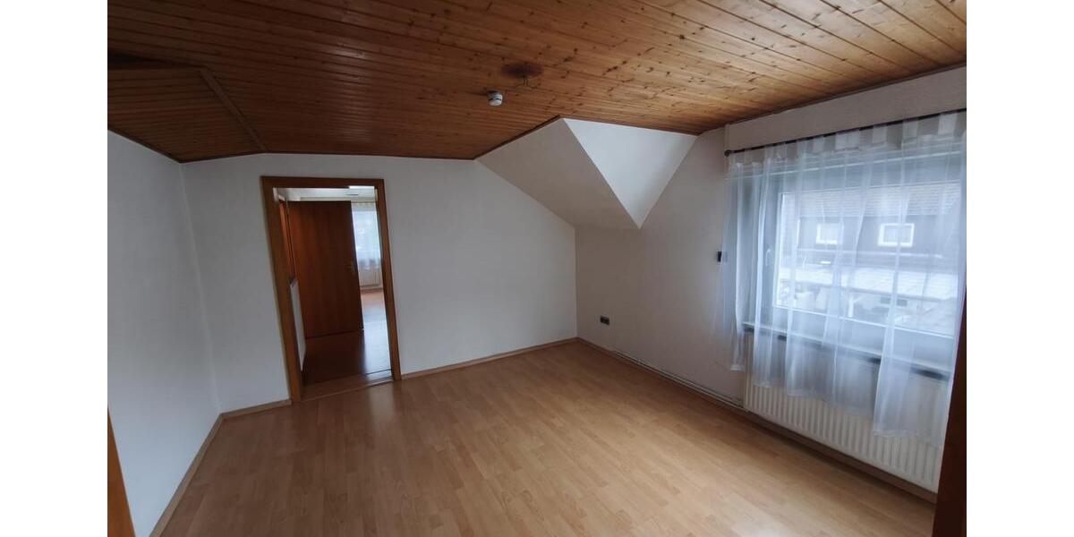 Dachgeschoßwohnung Plettenberg - 4 Zimmer, 68 m&sup2;, 450&euro; | Angebot:24743891