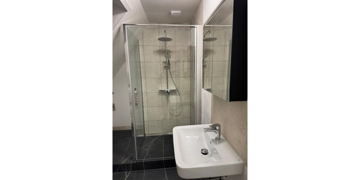 Dachgeschoßwohnung Muggensturm - 3 Zimmer, 70 m&sup2;, 1.100&euro; | Angebot:26075561
