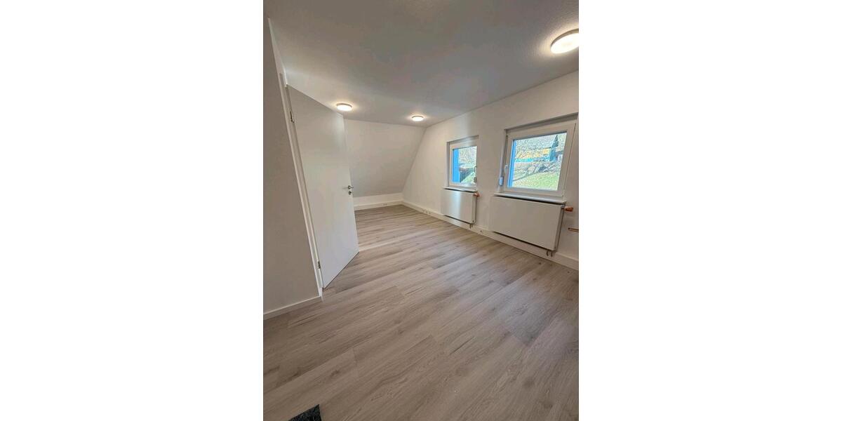Einfamilienhaus Walldürn - 5 Zimmer, 100 m&sup2;, 1.100&euro; | Angebot:24741456