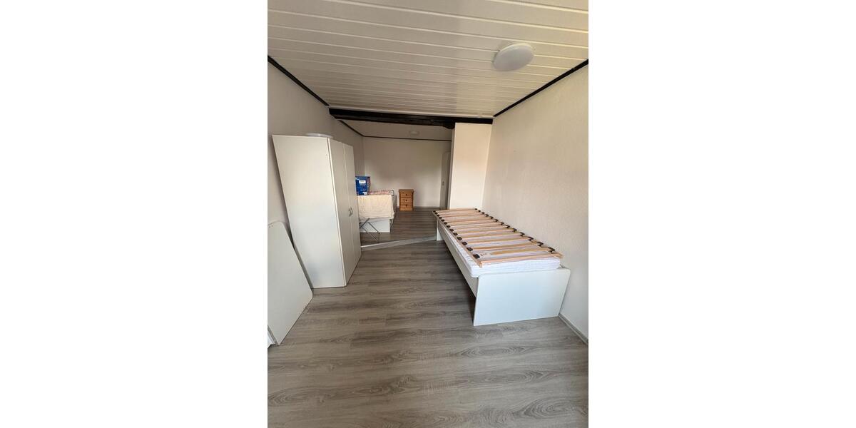 Etagenwohnung Oberderdingen - 2 Zimmer, 25 m&sup2;, 450&euro; | Angebot:26598335