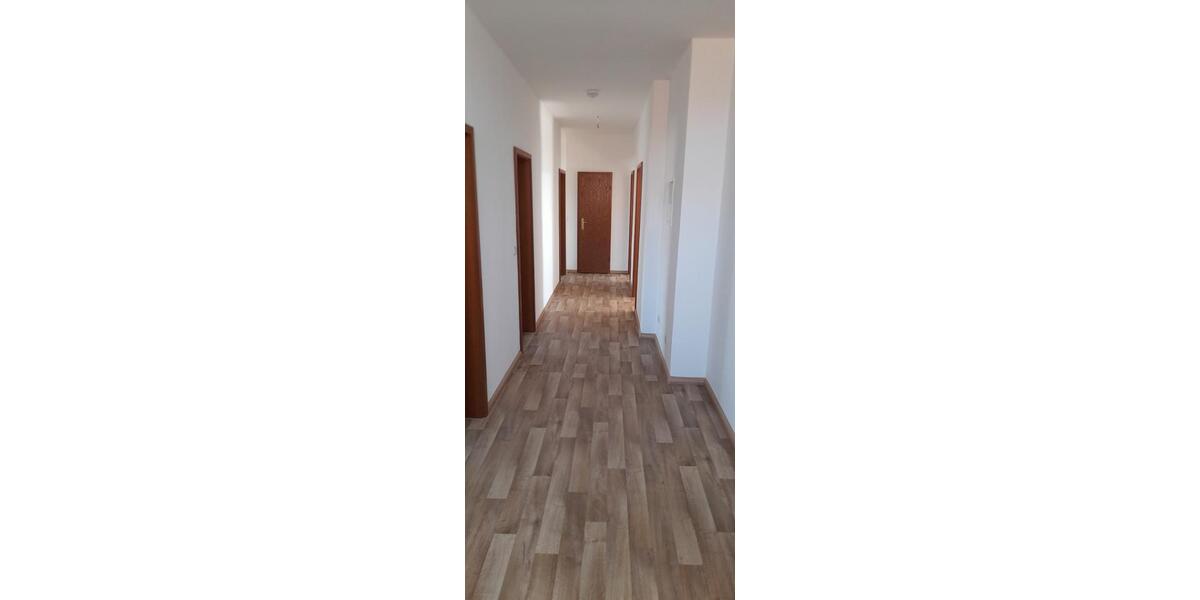 Dachgeschoßwohnung Stendal - 4 Zimmer, 101 m&sup2;, 650&euro; | Angebot:26635240